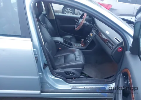 2009 Volvo V70 3.2 из США, поврежденный, VIN YV1BW982191098720